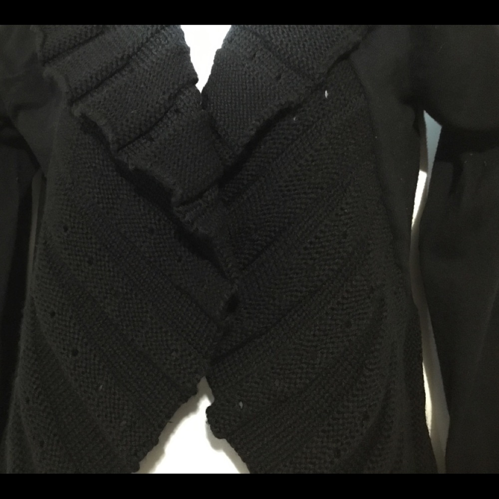 Cache Sweater - Picture 2 of 6